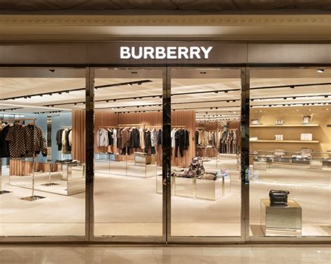 comprare sciarpa burberry in vietnam|Burberry, Trang Tien Plaza Hanoi Hà Nội, Hà Nội .